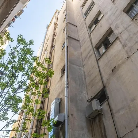 Apartment In The Heart Of *
